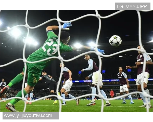 拜仁慕尼黑发布圣诞海报诺伊尔基米希于帕梅卡诺送祝福