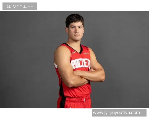 范弗里特称赞阿门打控卫表现逐渐提升适应能力显著增强