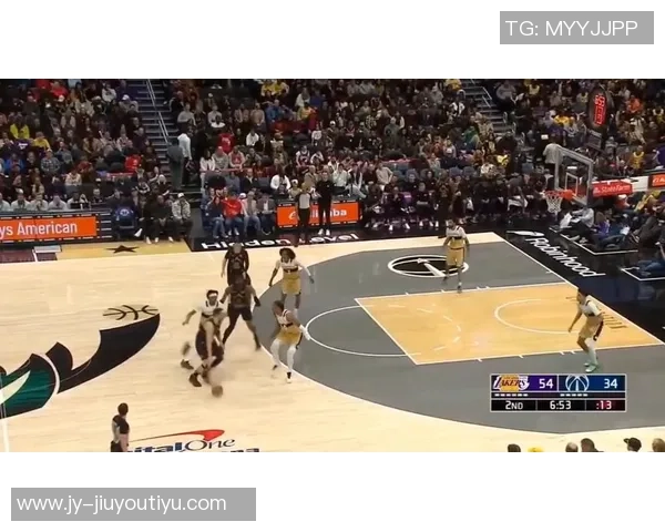 文班在挡拆后华丽转身空接背扣展现惊人弹跳与技巧