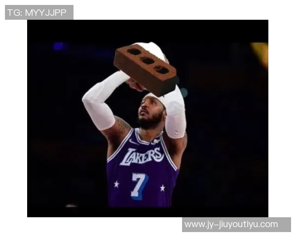 键盘侠热议里夫斯获空白支票湖人新赛季首战胜利喜人